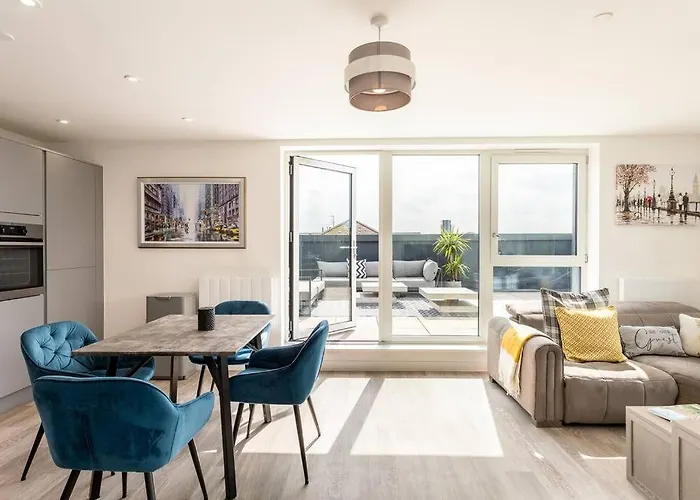 Finsbury Park Penthouse: Luxe City Living
